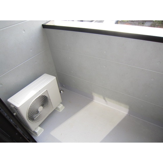 ローランド 内観