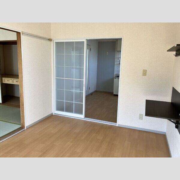 サンヴィラージュA・B 洋室