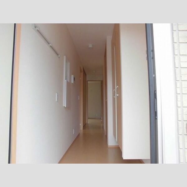 フォレスト ♪玄関から廊下を撮影しました♪