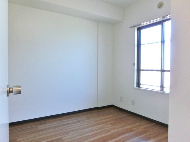 サニーヒル山手台0301号室 洋室　※別号室の参考写真です(現況優先・仕様違いの場合あり)