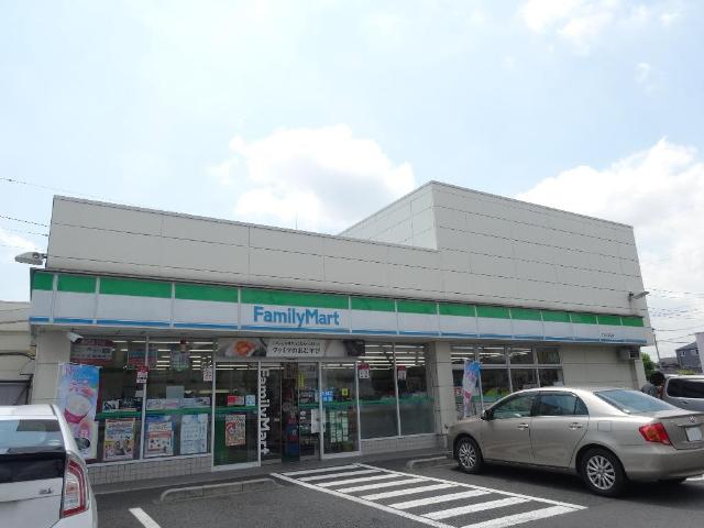 グレイス江北 ファミリーマート江北三丁目店まで607ｍ