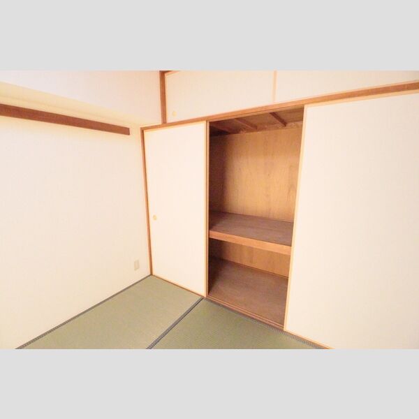 グランソレイユ大宮207号室 押入(和室6帖)