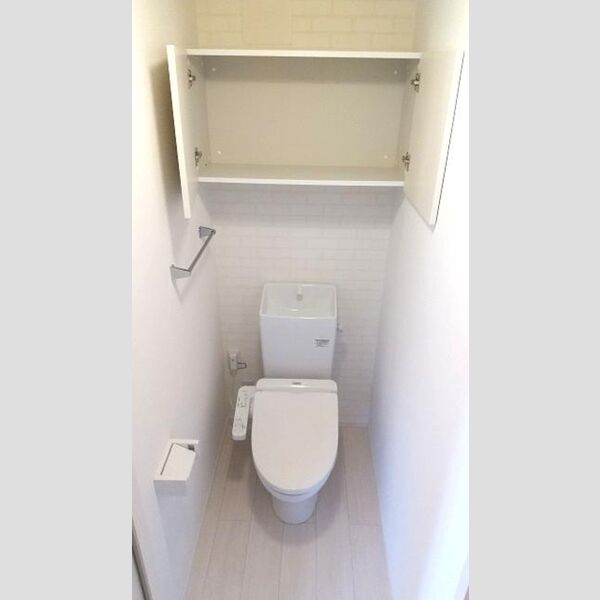 ラリュール江戸川Ⅰ201号室 温水洗浄暖房便座