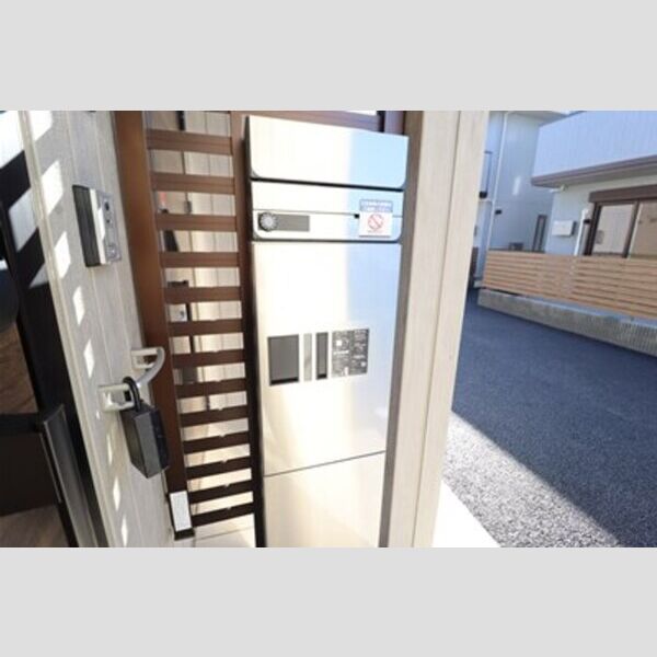 セレシア　D棟102号室 宅配ボックス