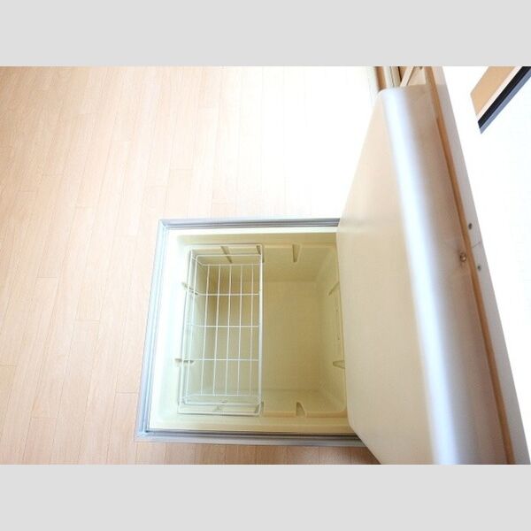 カーサウィルモア101号室 床下収納