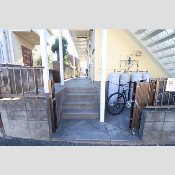 メゾンエクシード203号室 通路