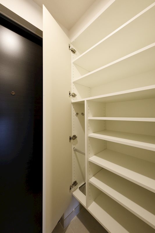 ドゥーエ南千住6階 収納