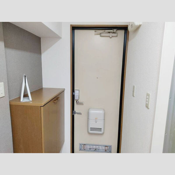 シャトル松原 玄関