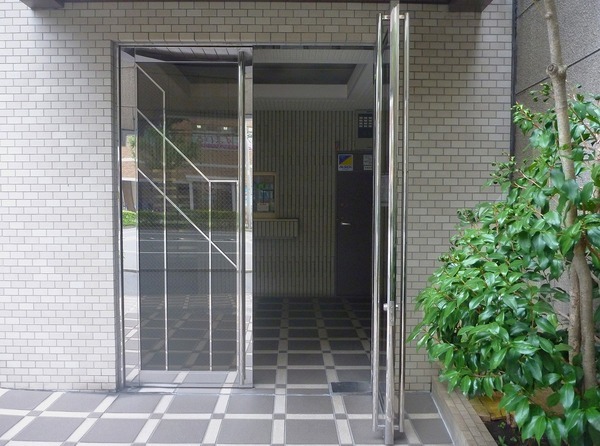 日神パレステージ伊勢佐木南204号室 エントランス