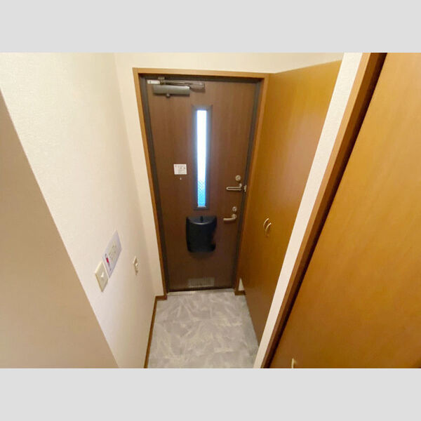 グリーンコート　弐番館 玄関