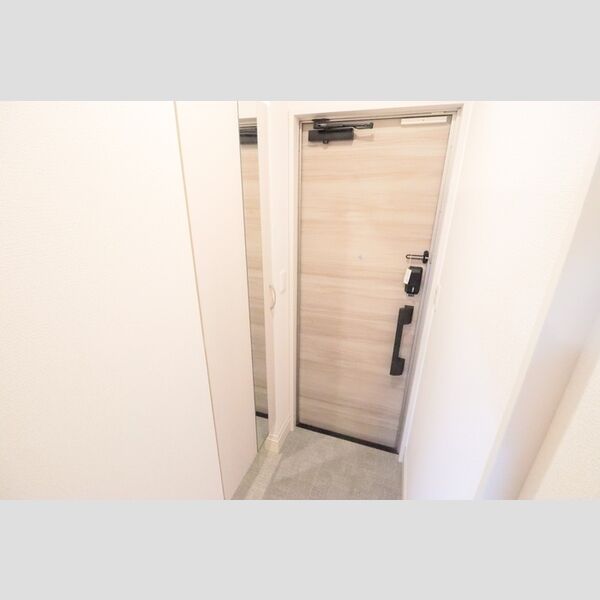 メイプルシャトー102号室 玄関