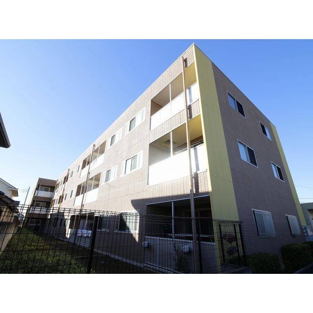 アンプルール 彩華 外観