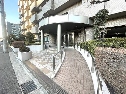 レクセルプラザ西川口5階 エントランス外観　※前回募集時2023年1月撮影