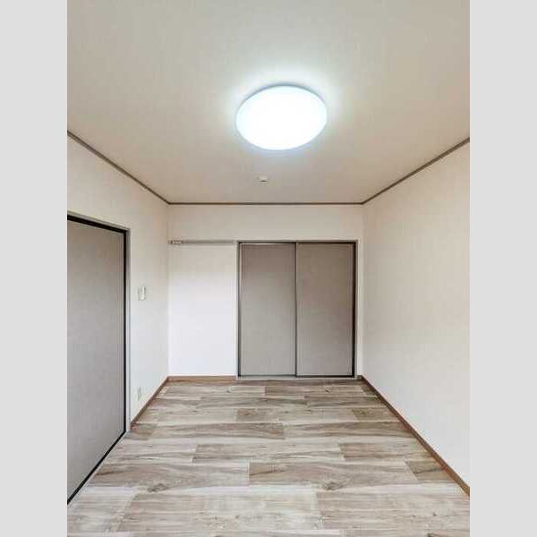 リヴィエール　Ⅰ/ⅡⅡ202号室 南側洋室6帖