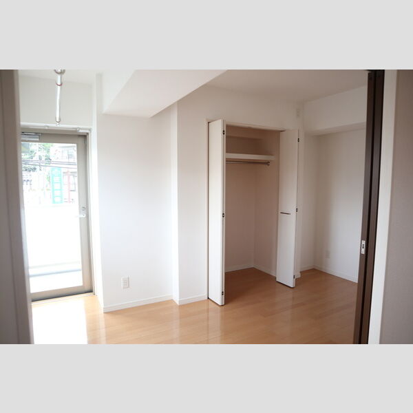 ラフレ東川口201号室 クローゼット