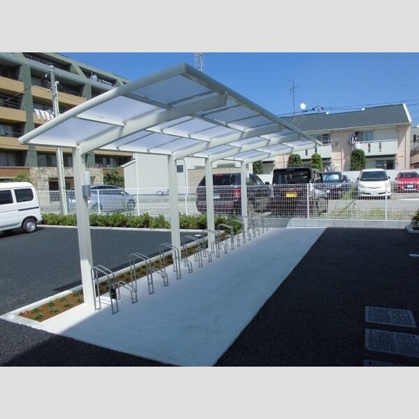 ダンディライオン 駐輪場