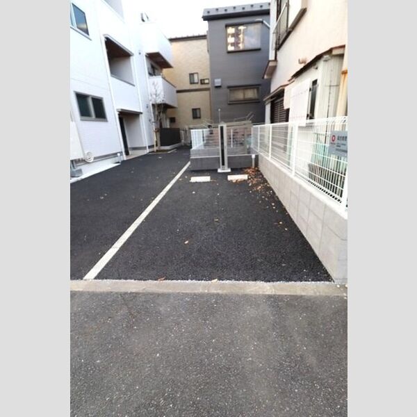 セレスティア江戸川 駐車場