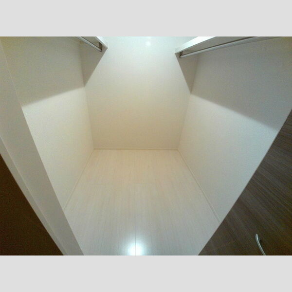 コート港南中央206号室 ウォークインクローゼット