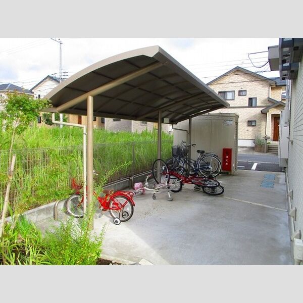 カーサ・ブリリオ 駐輪場