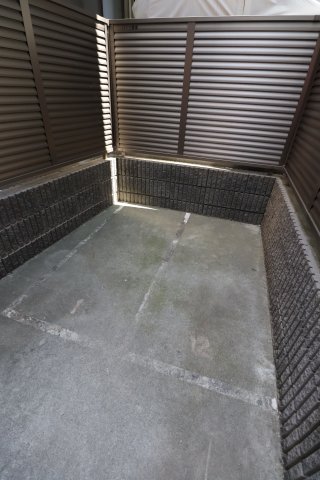 GENOVIA本蓮沼1101号室 バイク置き場