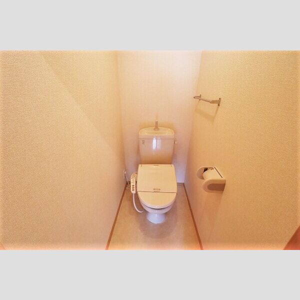 Ferme202号室 トイレ　温水洗浄暖房便座