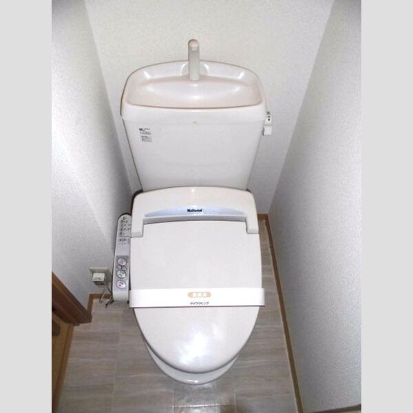 ウエストハウス202号室 トイレ