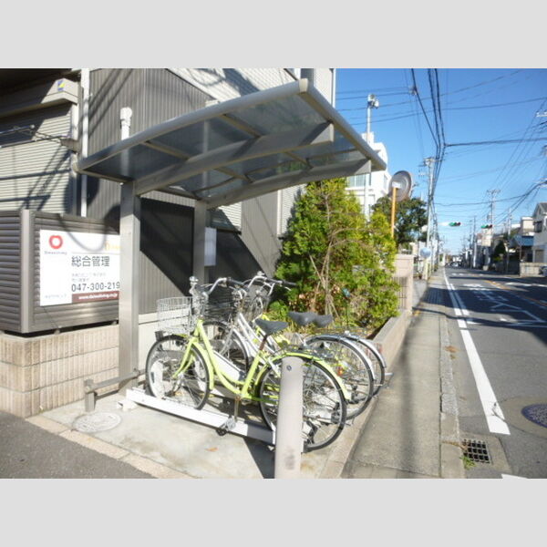 メゾン・グランシャリオ 駐輪場