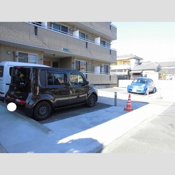 プランドール・モトユ 駐車場