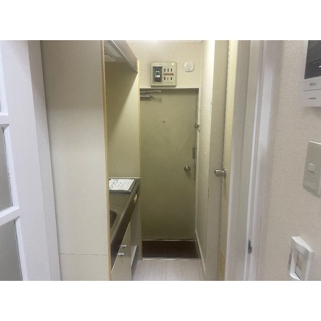 リモード本厚木A棟203号室 玄関