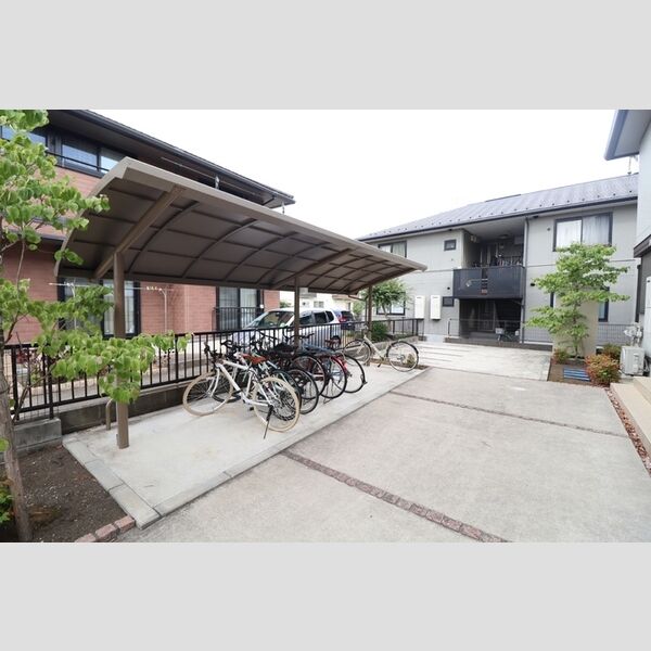 アーバンライフⅢ 駐輪場