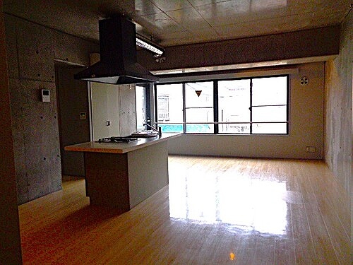 パークブリージェ井の頭3階 洋室約20.0畳別角度　※２０２５年１０月撮影