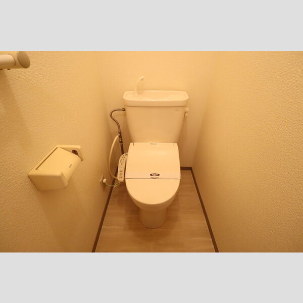 ヴェルドミール203号室 温水洗浄暖房便座