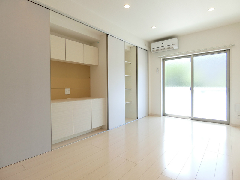 リブリ・Shell 内観