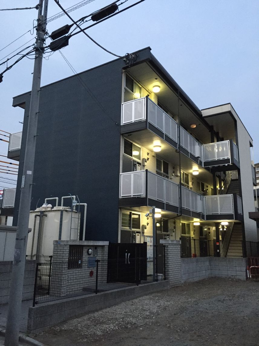 レオパレスシティセントラル 外観