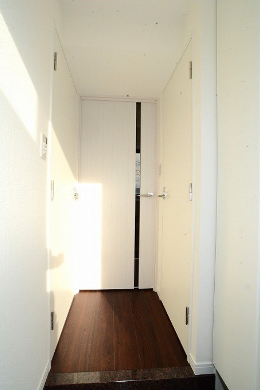 グランドコンシェルジュ三宿アジールコート 玄関