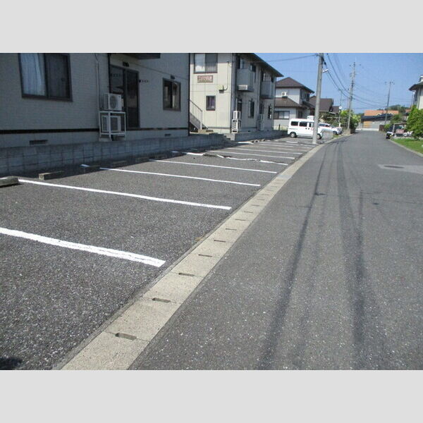 グリーンヒルズ　L棟 駐車場