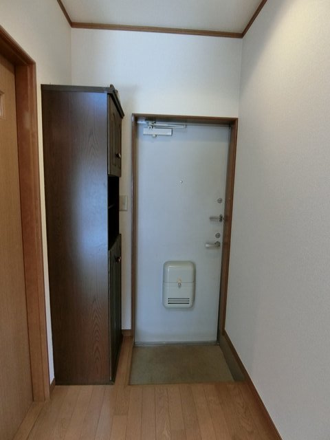 ドミール鷹ノ台 玄関