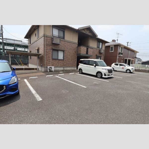 ブランテール　AB 駐車場