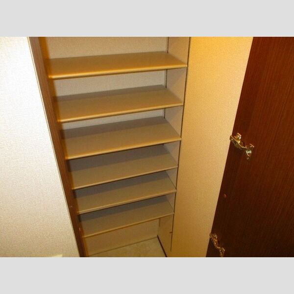 プロフーモ シューズクローク