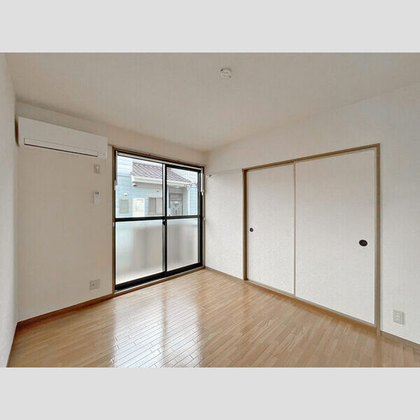 イーストベルヴィ 洋室6帖