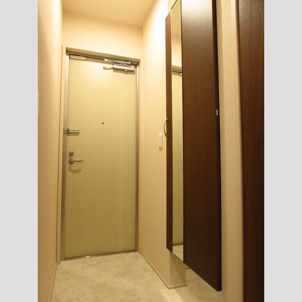 R.ザウバーⅡ　A棟305号室 玄関