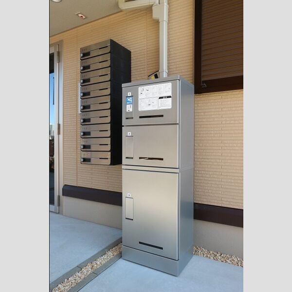 ハイピクチャー　　E棟201号室 E棟　宅配ボックス