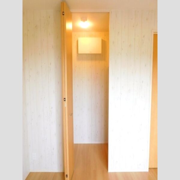 キャトルセゾン　B102号室 収納