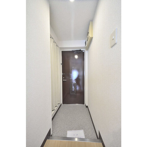 メゾン・ド・ジェーム 玄関