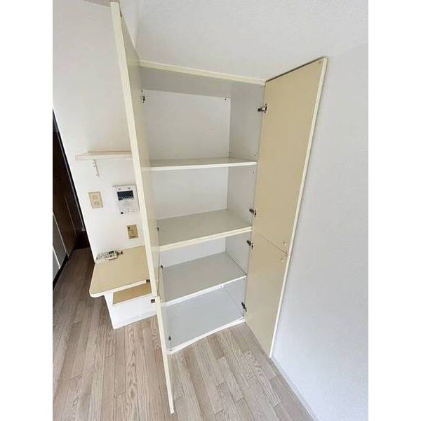 メゾン・ド・セヴェールNO.1 収納