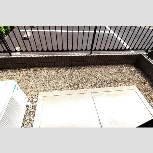 ル・ソレイユシェソワ　ABCDB101号室 テラス