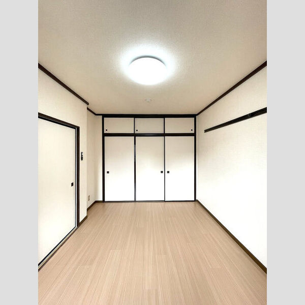 チャーリーズマンションⅡ301号室 洋室