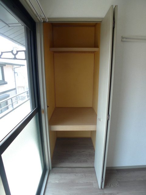 トリムエステートⅡ リビング部分収納