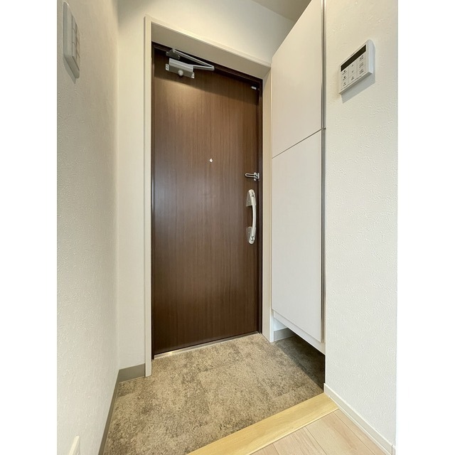 コーラルレジデンス東京 玄関