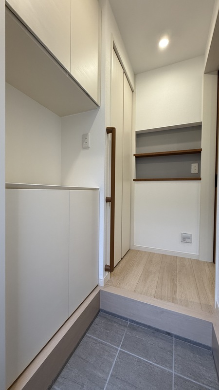 ＭＡＩＳＯＮ　ＬＩＭＯＮＡＩＡ1階 玄関